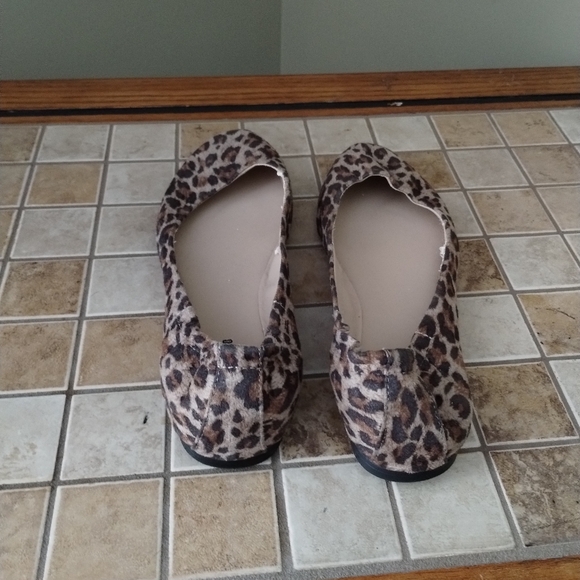 Mossimo Supply Co. Leopard Print Flats NWOT - Picture 3 of 5
